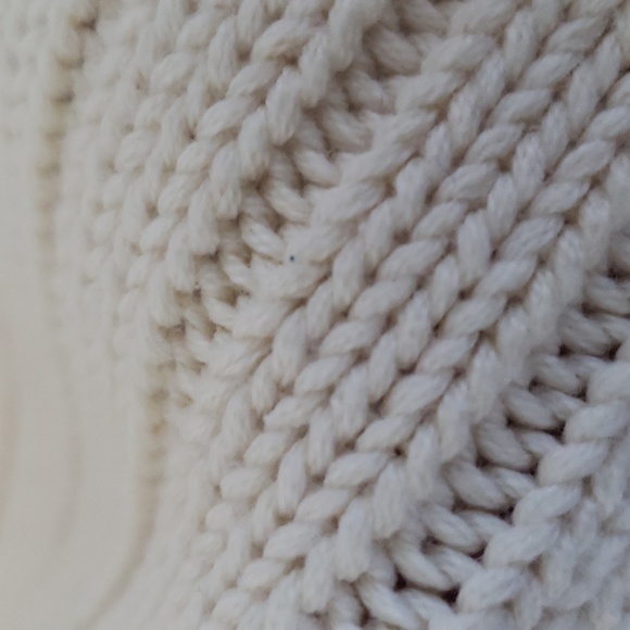 Cream Yellow Knit Short Sleeve Turtle Neck Top (Small) - Picture 4 of 5